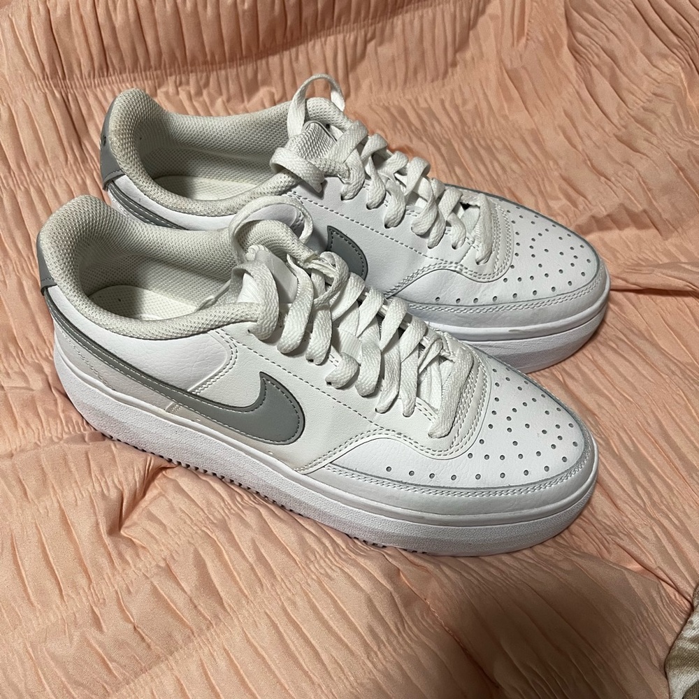 Nike Court Vision Alta sneakers - size 9